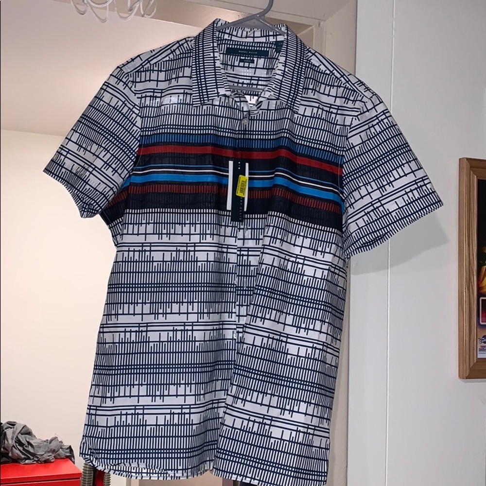 Perry Ellis Slim Fit Button-Up